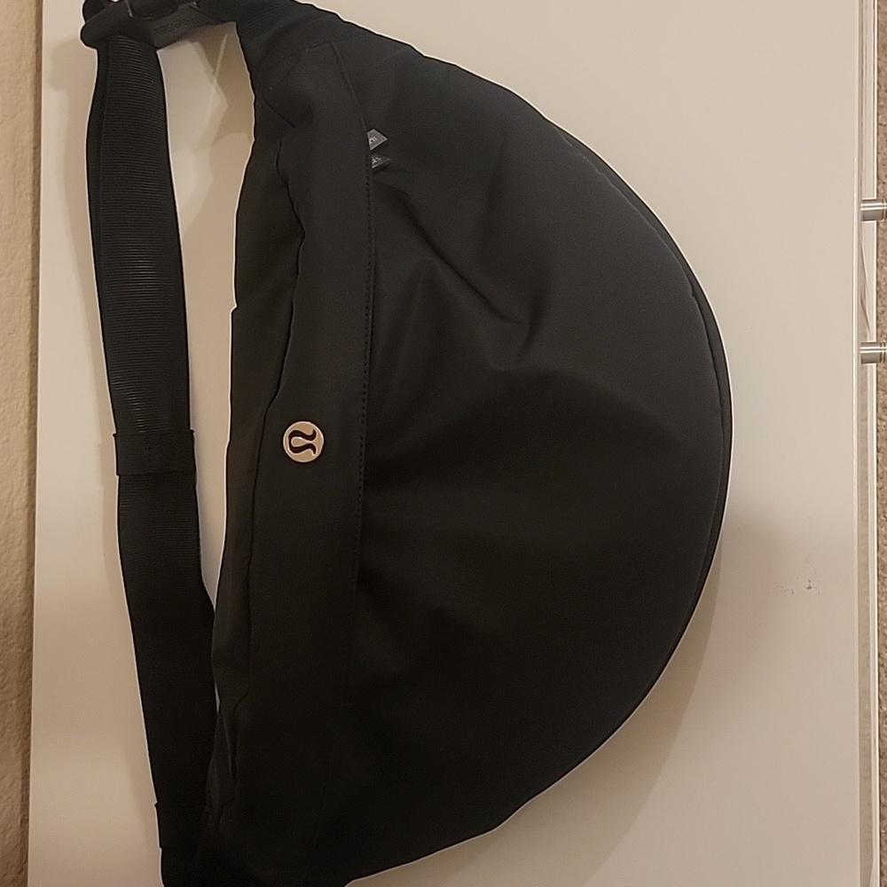Lululemon Large Classic Belt Bag 3.5L- Black
